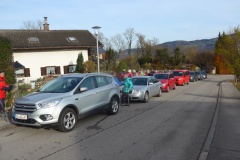 1_1-Parkplatz-an-der-Strasse